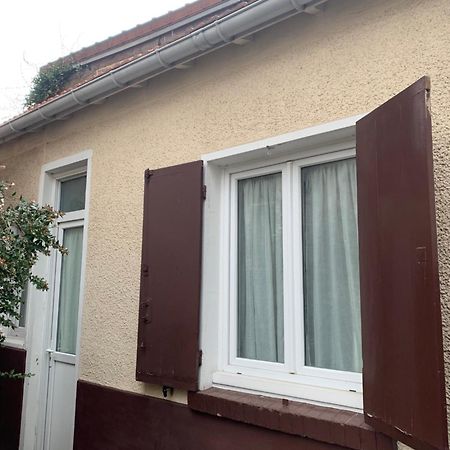 Appartement Cosy Tout Equipe Colombes  Exterior photo